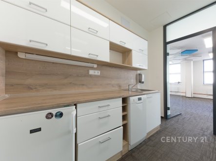 Pronájem obchodní prostory, 152 m²