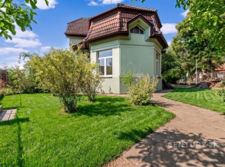 . | Prodej - pozemek pro bydlení, 723 m²