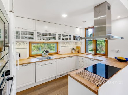 . | Prodej - dům/vila, 226 m²
