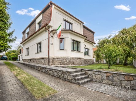 . | Prodej - dům/vila, 215 m²