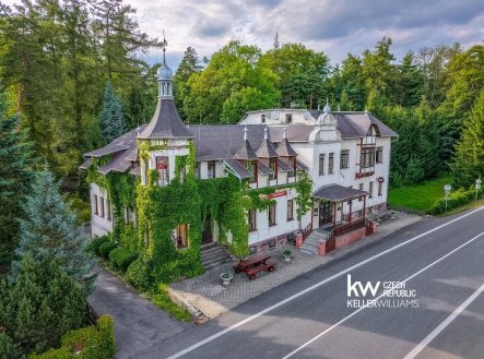 Prodej hotel, 1 601 m²