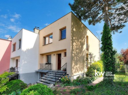 Pronájem domu/vily, 220 m²