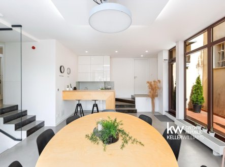Prodej kanceláře, 204 m²