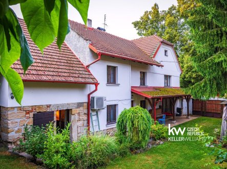 Lobeč 38 | Prodej - dům/vila, 340 m²