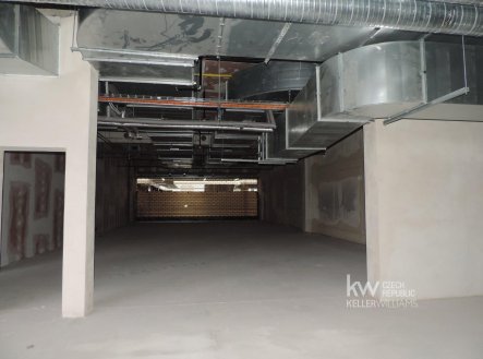 Pronájem obchodní prostory, 326 m²