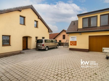 Pronájem domu/vily, 281 m²