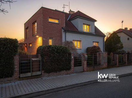 Prodej domu/vily, 323 m²