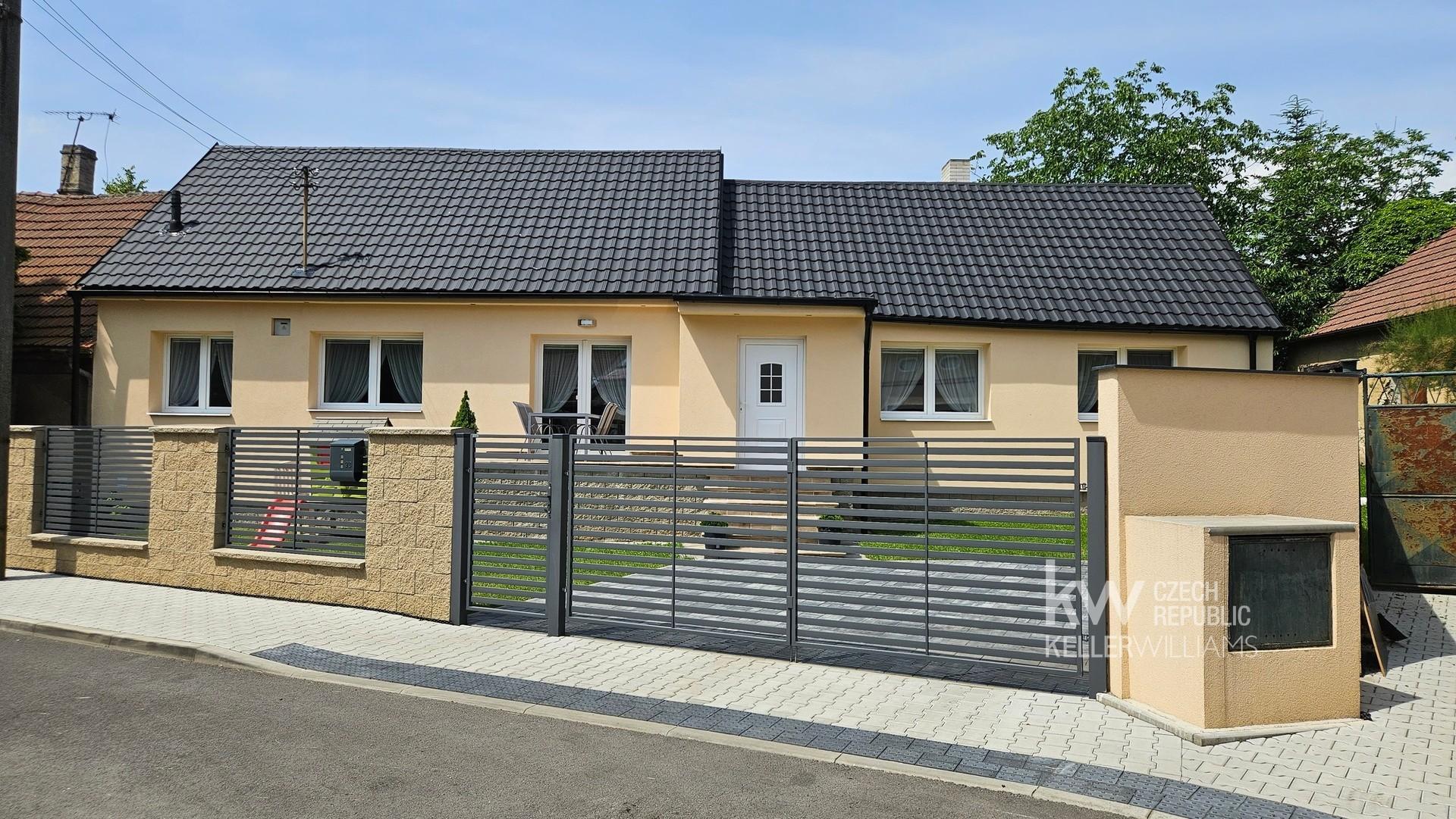 pohled dům z ulice