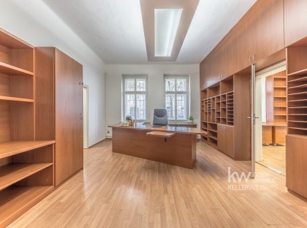 Pronájem obchodní prostory, 270 m²