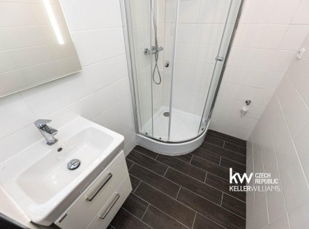 Pronájem bytu, 1+kk, 42 m²