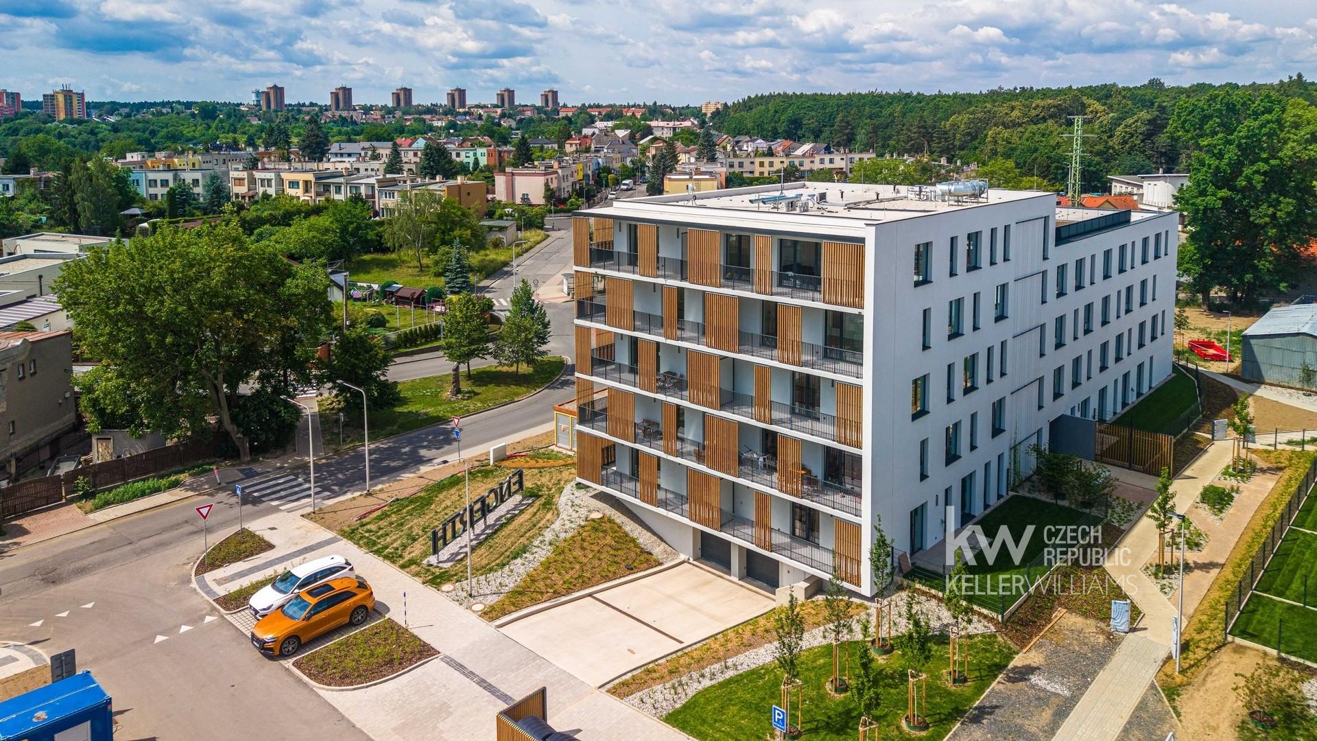 Prodej 2+kk 55 m² + balkón 6 m² + parkování