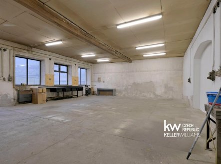 Pronájem skladu, 100 m²