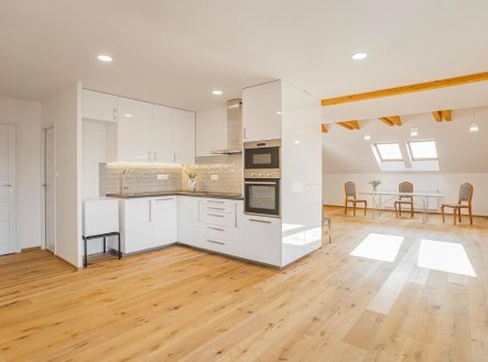 Pronájem bytu, 3+kk, 108 m²