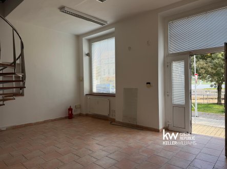 Pronájem kanceláře, 82 m²