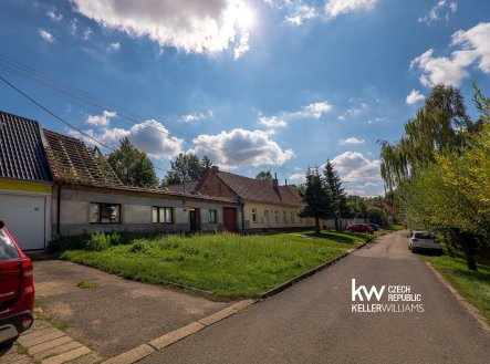 Prodej pozemku pro bydlení, 2 165 m²