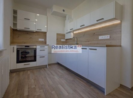 Pronájem bytu, 3+1, 77 m²