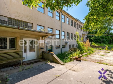 Prodej komerčního objektu, výroba, 1 837 m²