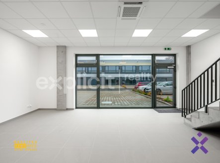 Pronájem obchodní prostory, 444 m²