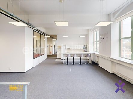 Pronájem kanceláře, 421 m²
