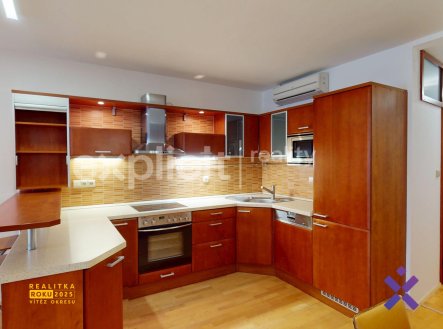 Pronájem bytu, 2+kk, 80 m²