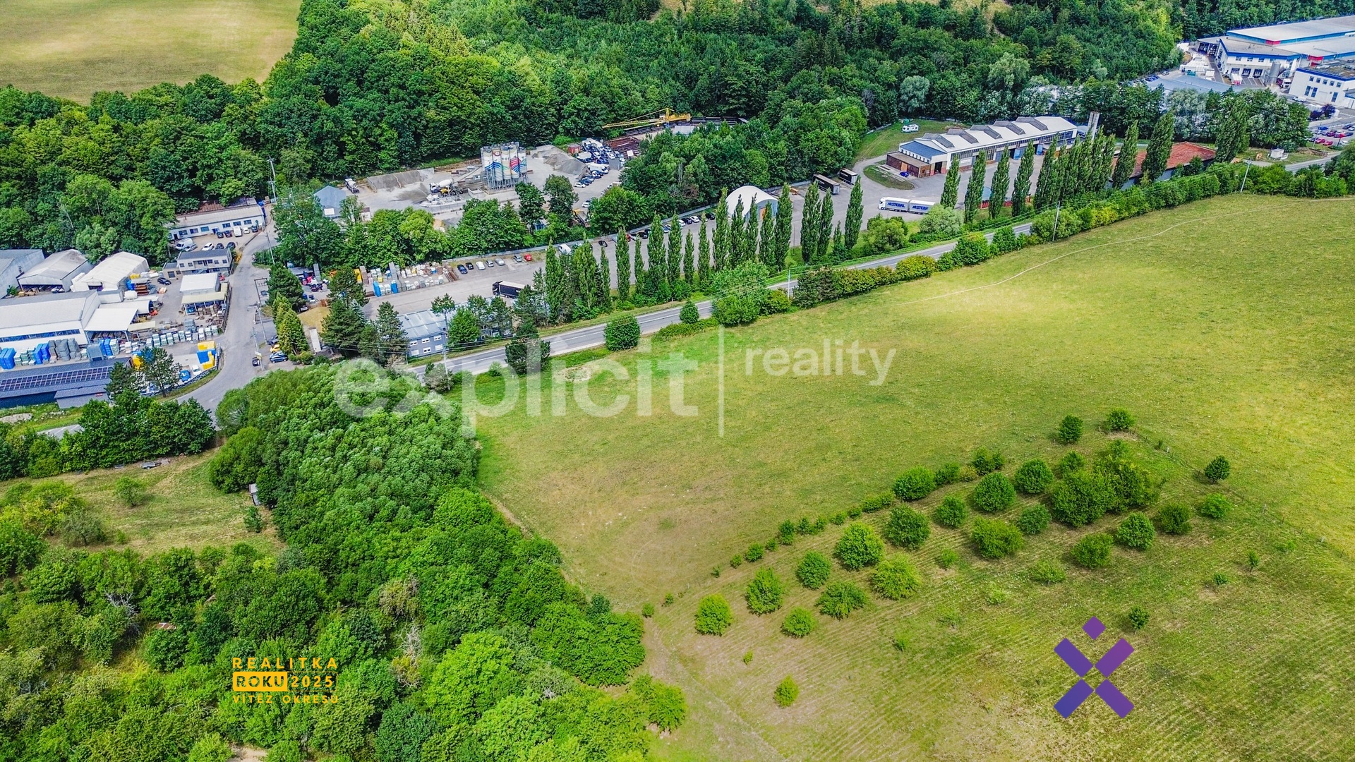 Prodej komerčního pozemku 11 660 m², Slušovice