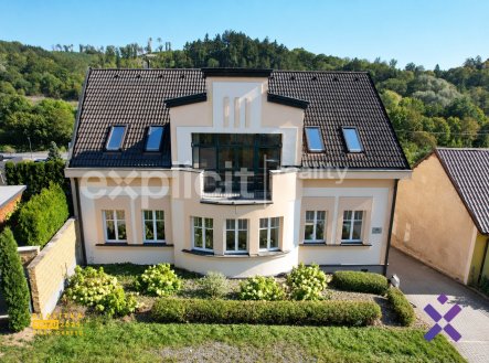 Pronájem kanceláře, 460 m²