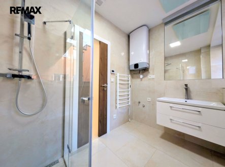 Pronájem bytu, 1+kk, 30 m²