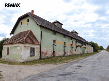 Prodej skladu, 2 700 m²