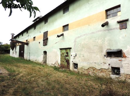 Prodej skladu, 2 700 m²