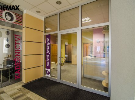 Pronájem obchodní prostory, 72 m²