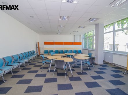 Pronájem obchodní prostory, 81 m²