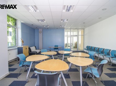 Pronájem obchodní prostory, 81 m²