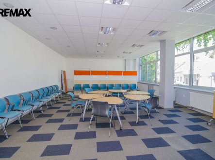 Pronájem obchodní prostory, 81 m²