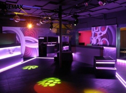 Pronájem obchodní prostory, 230 m²
