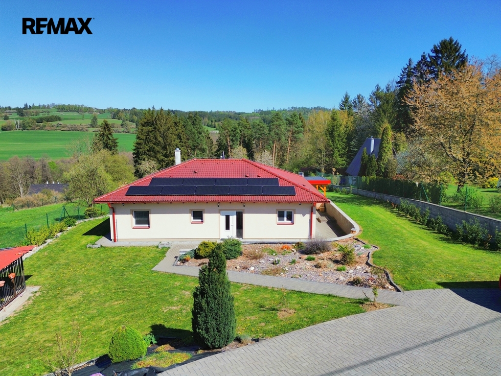 dron-predni-1-1.jpg