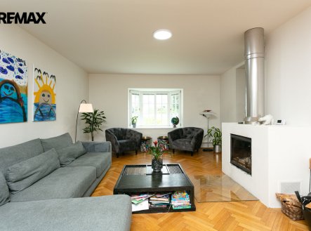 Pronájem domu/vily, 302 m²