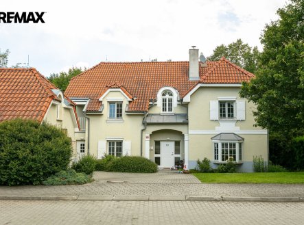 Pronájem domu/vily, 302 m²