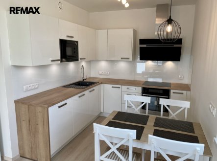 Pronájem bytu, 2+kk, 63 m²