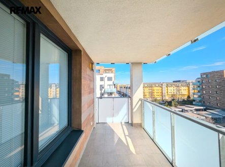 Pronájem bytu, 2+kk, 62 m²