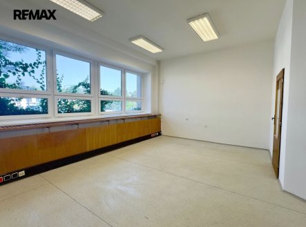 Pronájem kanceláře, 30 m²