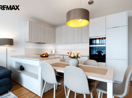 Pronájem bytu, 3+kk, 97 m²