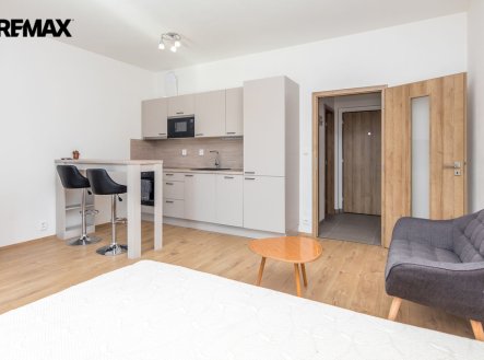 Pronájem bytu, 1+kk, 32 m²
