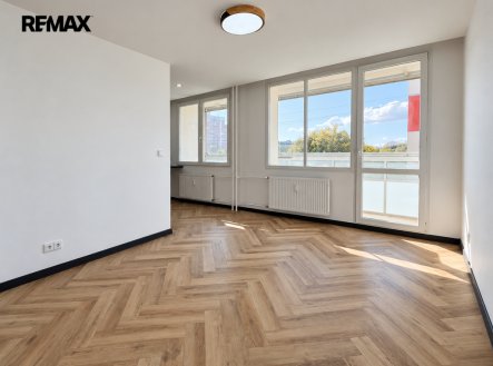 Pronájem bytu, 3+kk, 56 m²