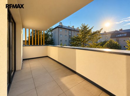 Pronájem bytu, 2+kk, 1 328 m²