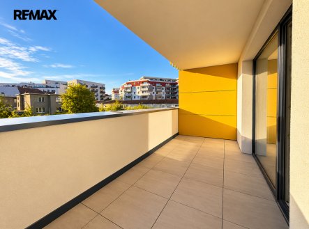 Pronájem bytu, 2+kk, 1 328 m²