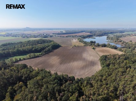 Prodej pozemku pro komerční výstavbu, 99 492 m²
