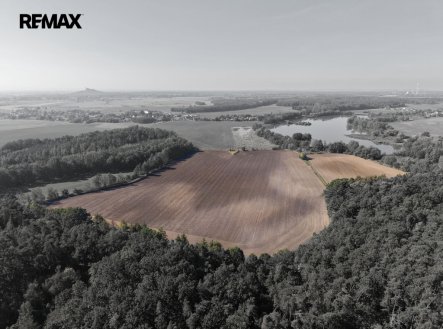 Prodej pozemku pro komerční výstavbu, 99 492 m²