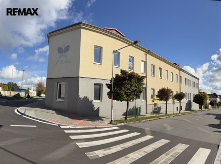 Prodej kanceláře, 2 147 m²