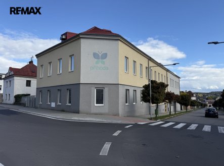 Prodej kanceláře, 2 147 m²