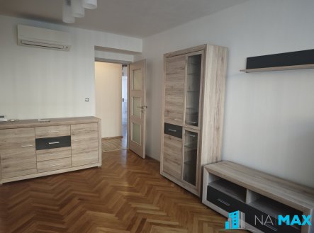 Pronájem bytu, 3+1, 77 m²